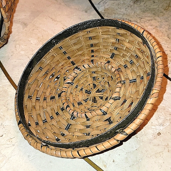 WICKER TEA POT BASKET WITH METAL FRAME, HANDLE & GRAPES - Picture 5 of 9